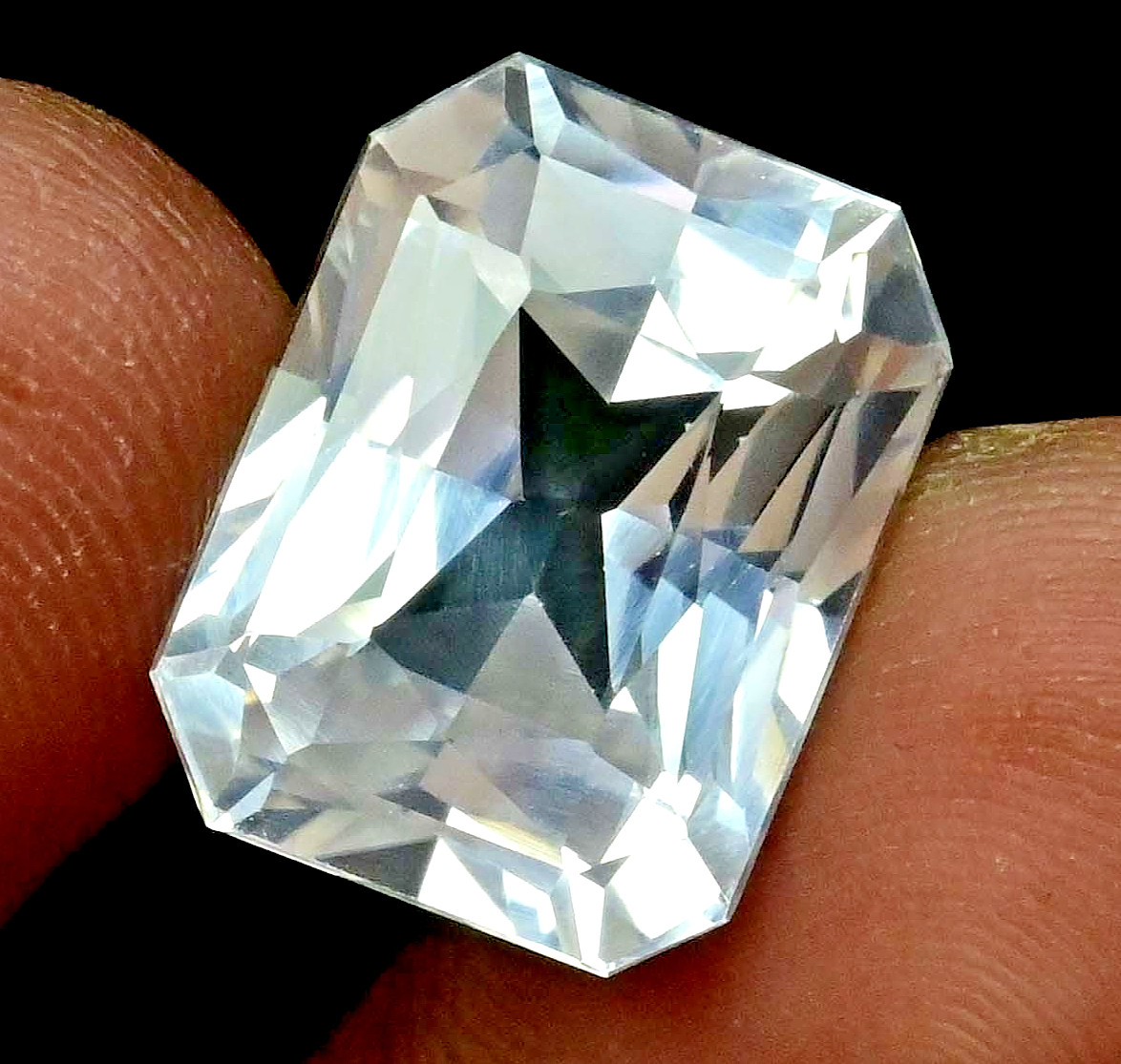 20.00 Ct Flawless Natural Montana White Sapphire Radiant Cut Certified Gemstone
