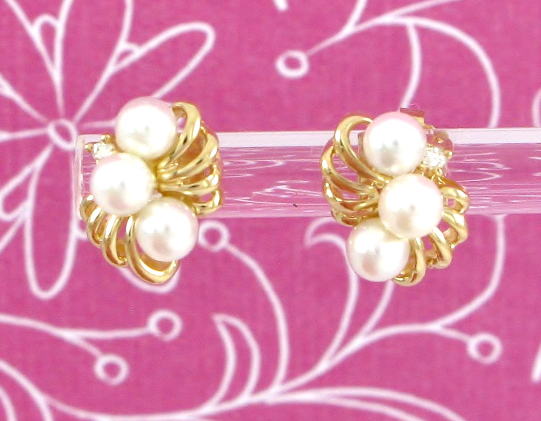 Town & Country Solid 14K Gold Pearl Cluster Diamond Accent Post Earrings 1.98G