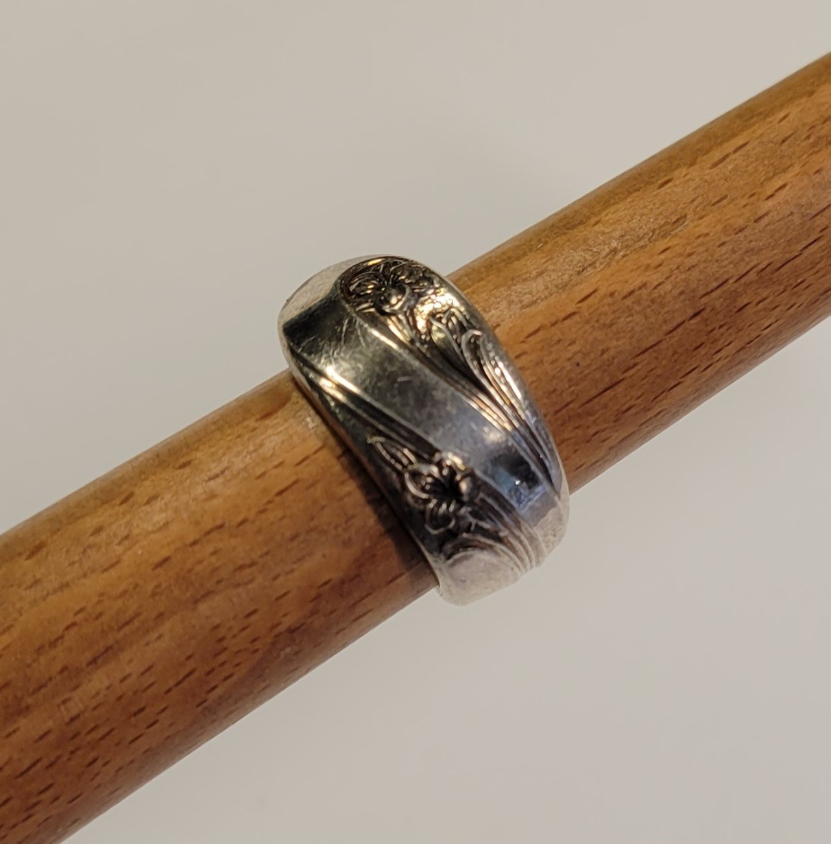 Vintage International Silver Deep Silver Spoon Ring Floral Flower Pattern Size 6