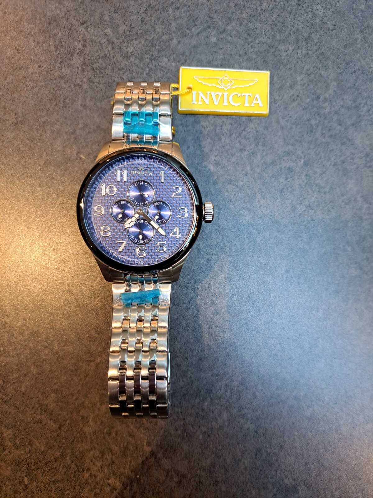 Silver/Blue Dial Unique Invicta Men’s Steel Watch W/ Flame-Fusion Crystal 18668