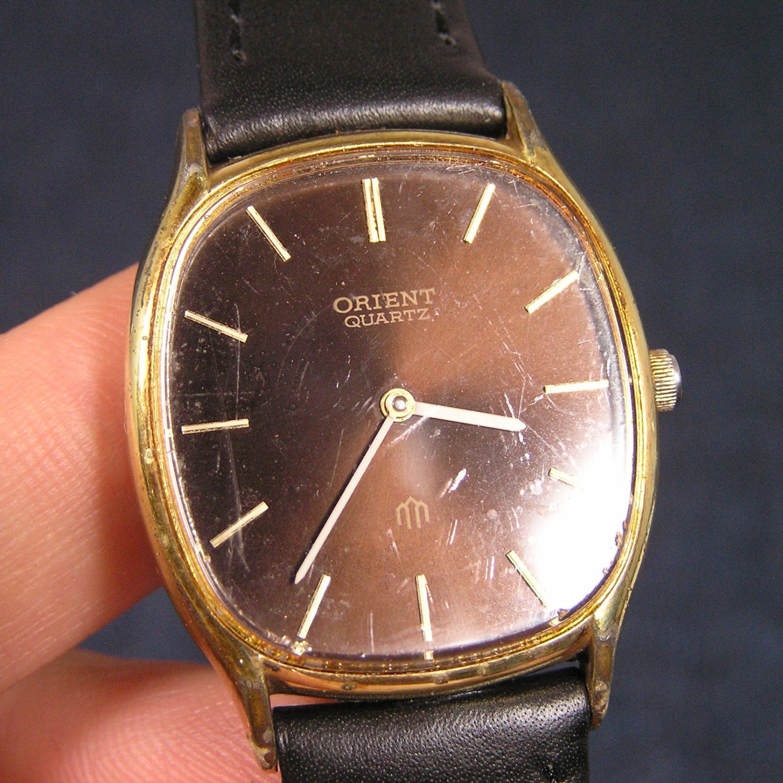 80s ORIENT QUARTZ I050427 Gold Plated Vintage Dress Watch Japan Imported