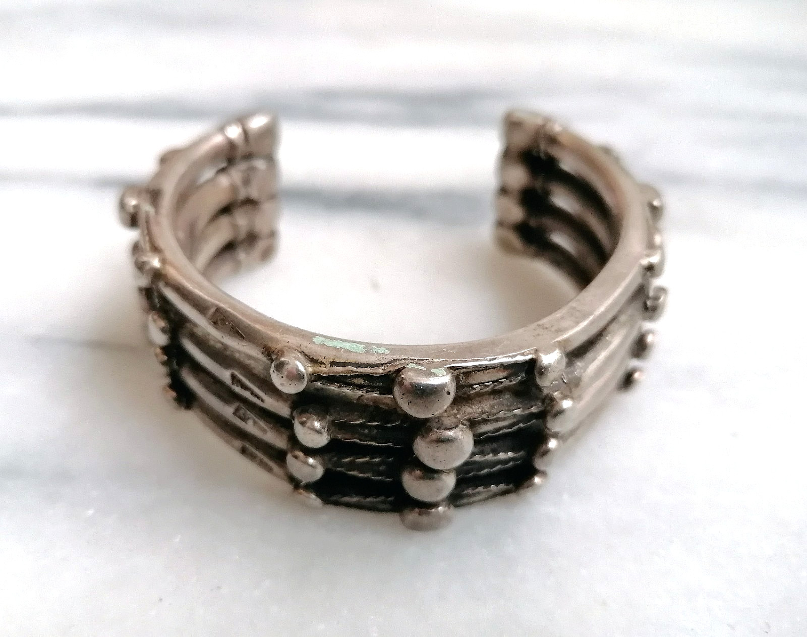 ANTIQUE SPECTACULAR ETHNIC HORSESHOE BRACELET ASHLAR, NUBIA, 1900.