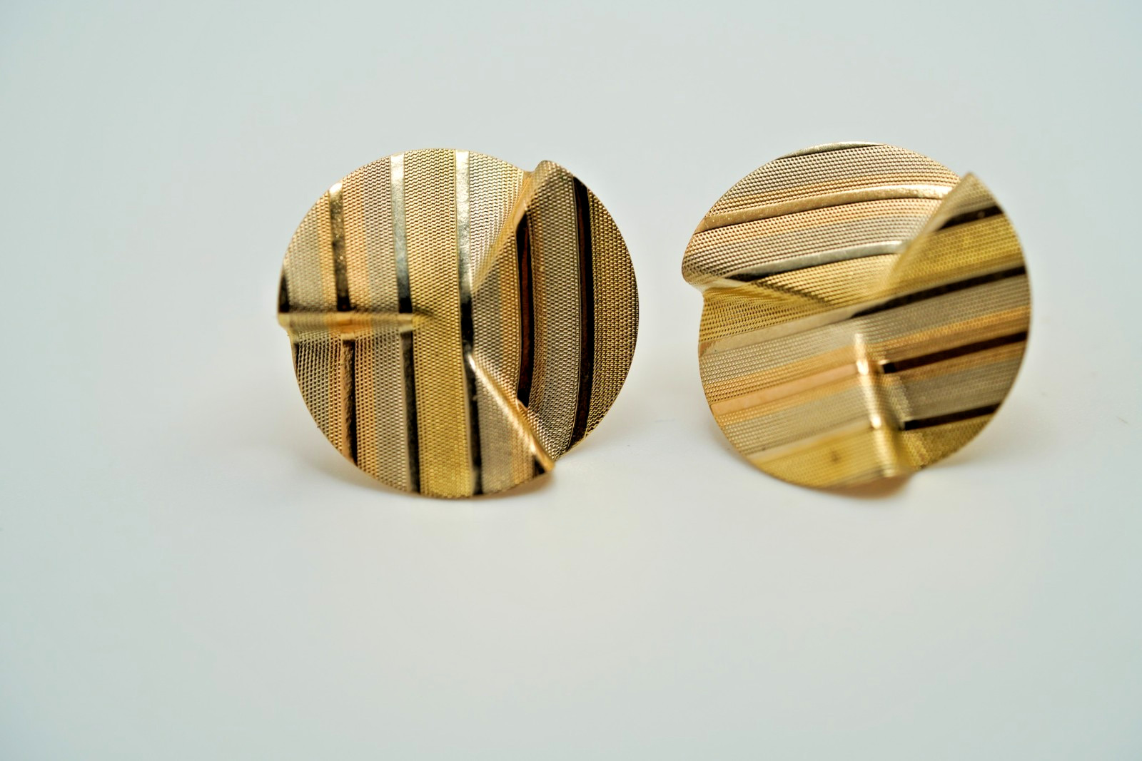 Vintage TRI-COLORED 14k GF Textured Stud Circle Earrings 1.8cm JB36