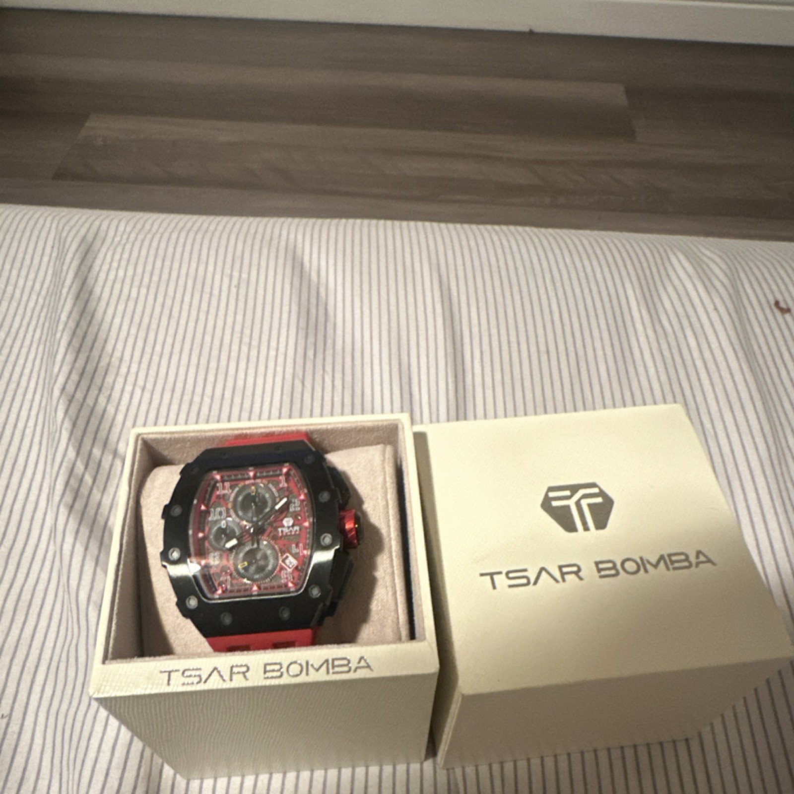 TSAR BOMBA Men’s Tonneau Analog Quartz Chronograph Date Red/Black Watch Box