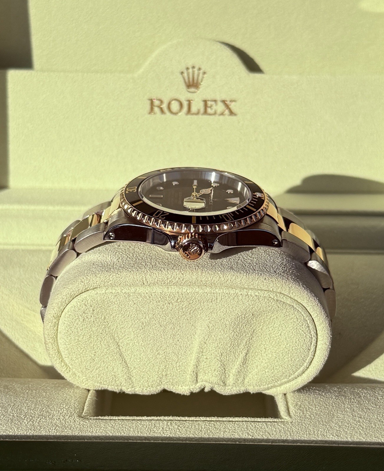 1990 Rolex Submariner Date 40mm 16613 LN Black 18K Two-Tone Yellow Gold Oyster