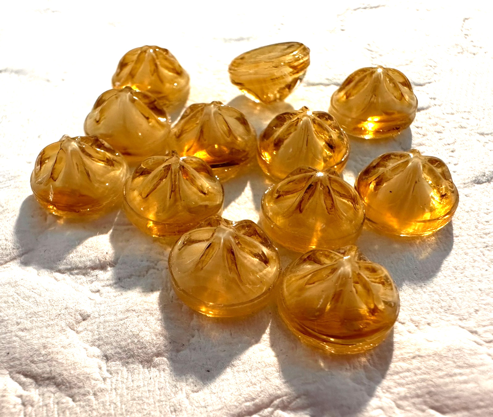 AM1320 Vintage glass cabochons 10mm round jonquil givre textured unfoiled (12)