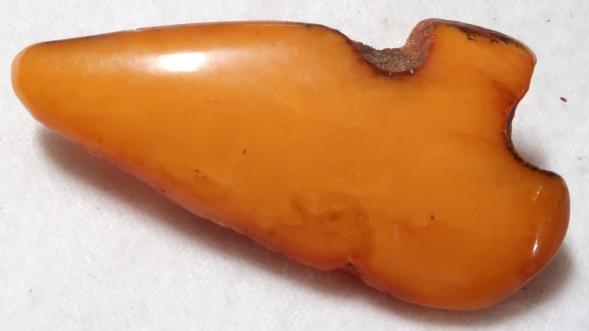 VINTAGE USSR DEEP BUTTERSCOTCH EGG YOLK COLOR BALTIC AMBER PIN BROOCH