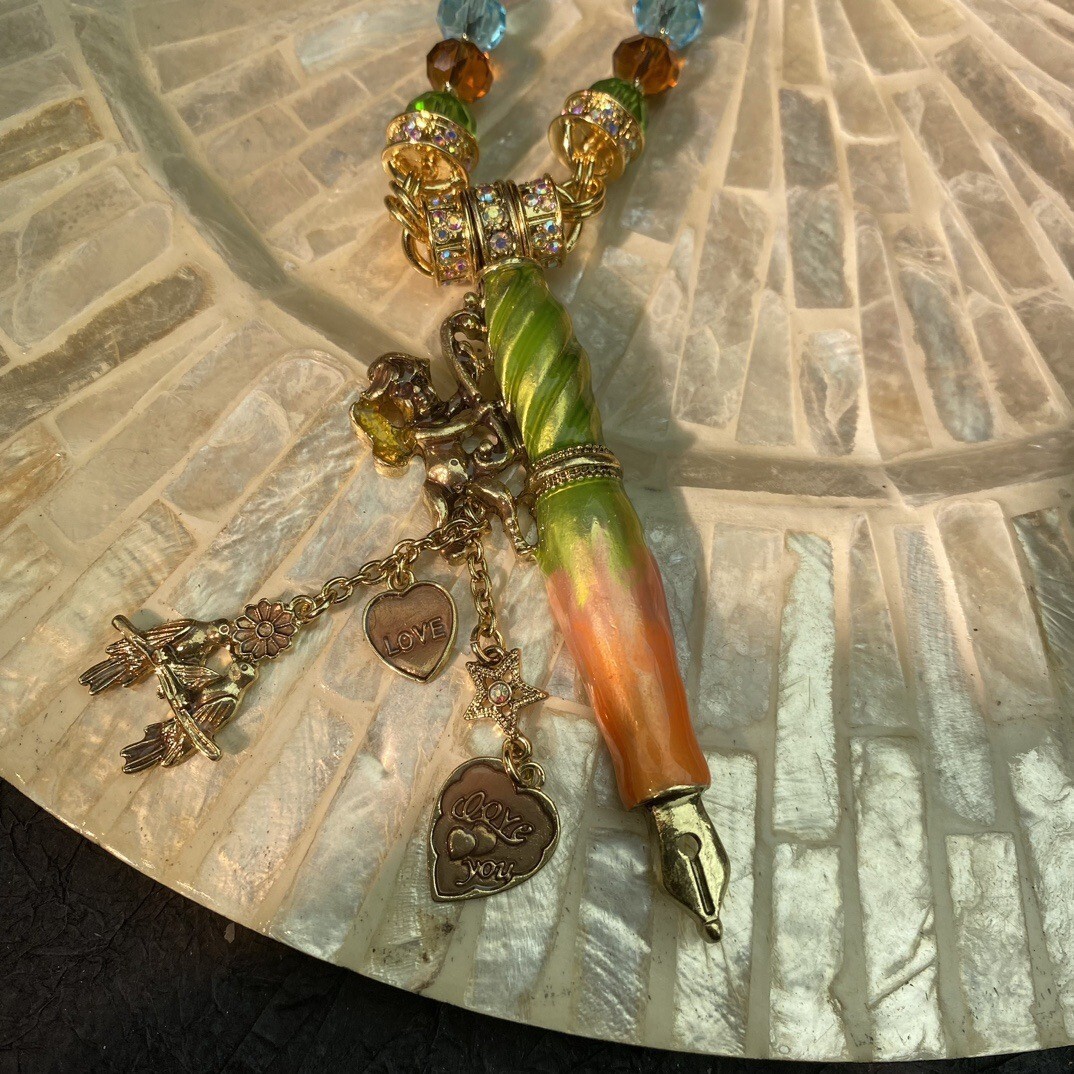New Vintage Medieval Enamel Craft Pen Little Angel Love Bird Pendant