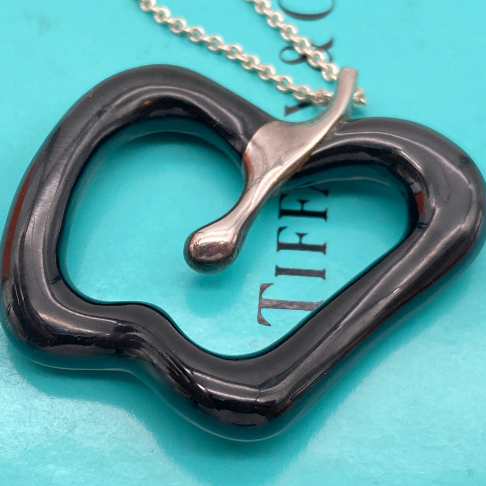Tiffany & Co. Apple Black Jade 29″ Elsa Peretti Necklace 15.0g