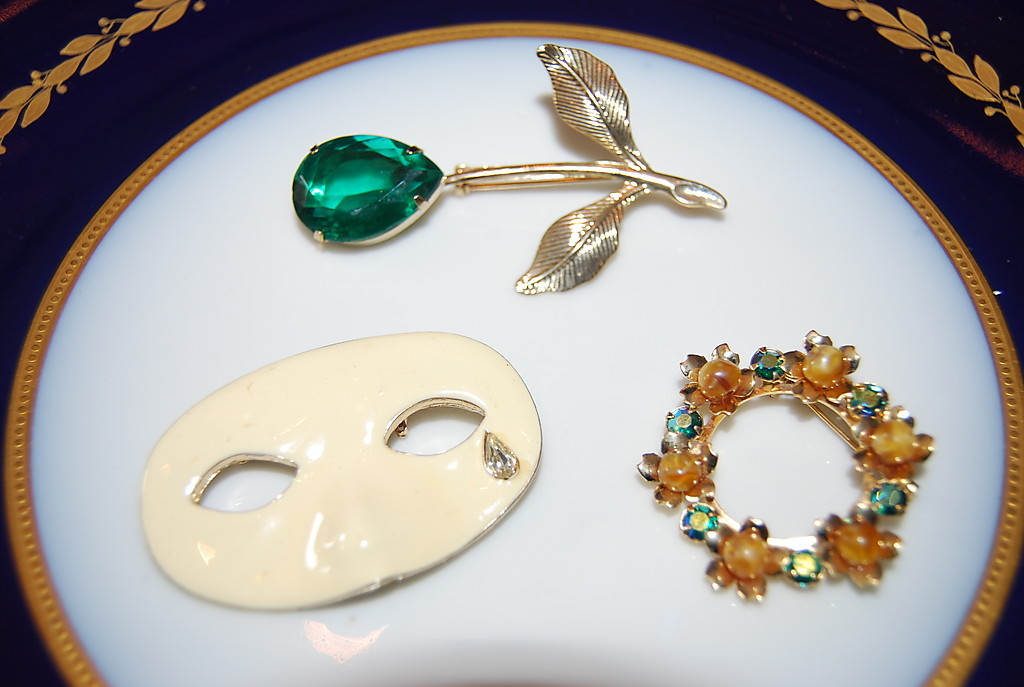 WONDERFUL VINTAGE SET OF THREE ASSORTED PINS OR BROOCHES AS PER PICTURES # M-002