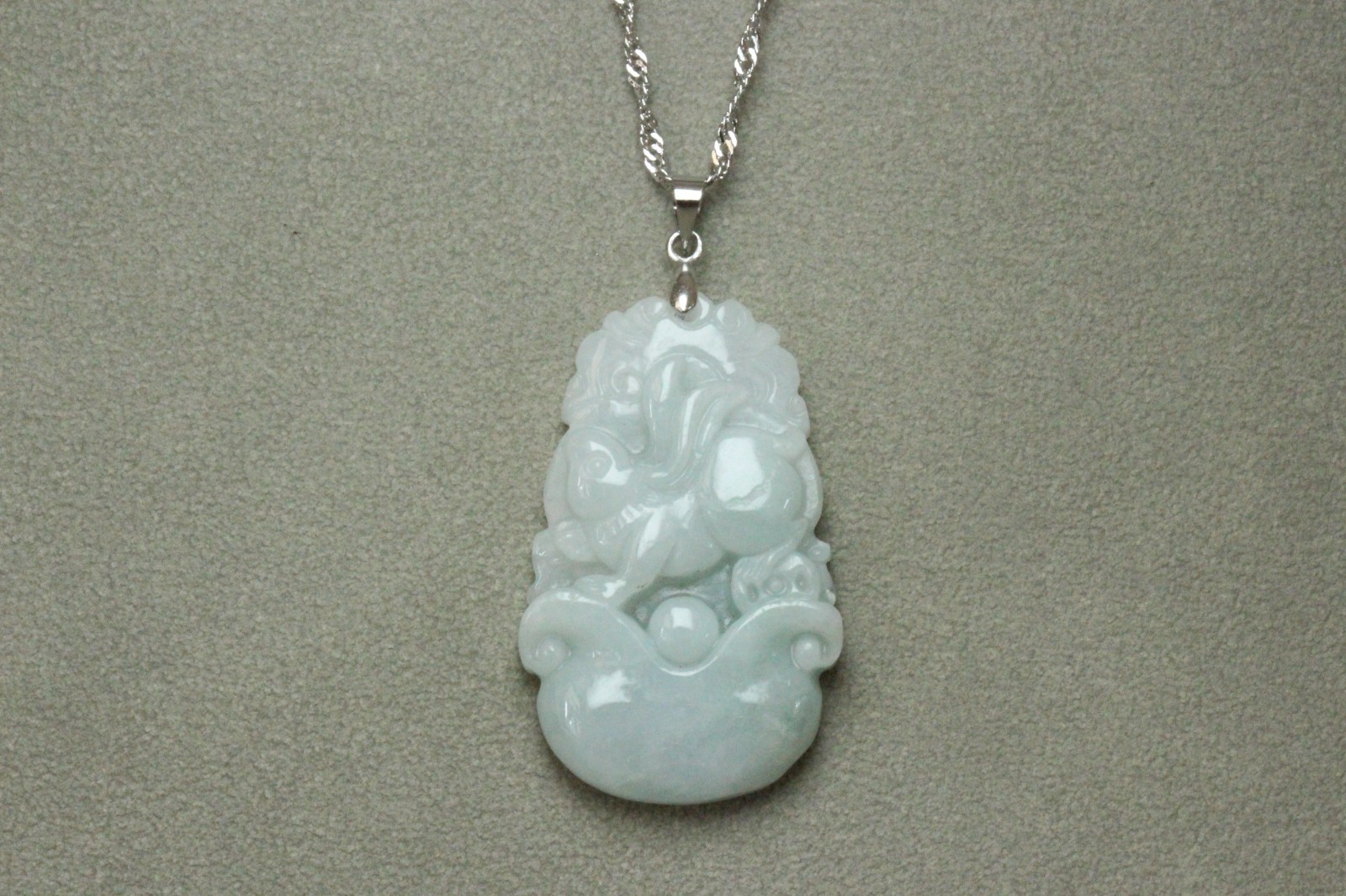 Natural White green A Jadeite jade Hand-Carved Rabbit (Chinese Zodiac) Pendant