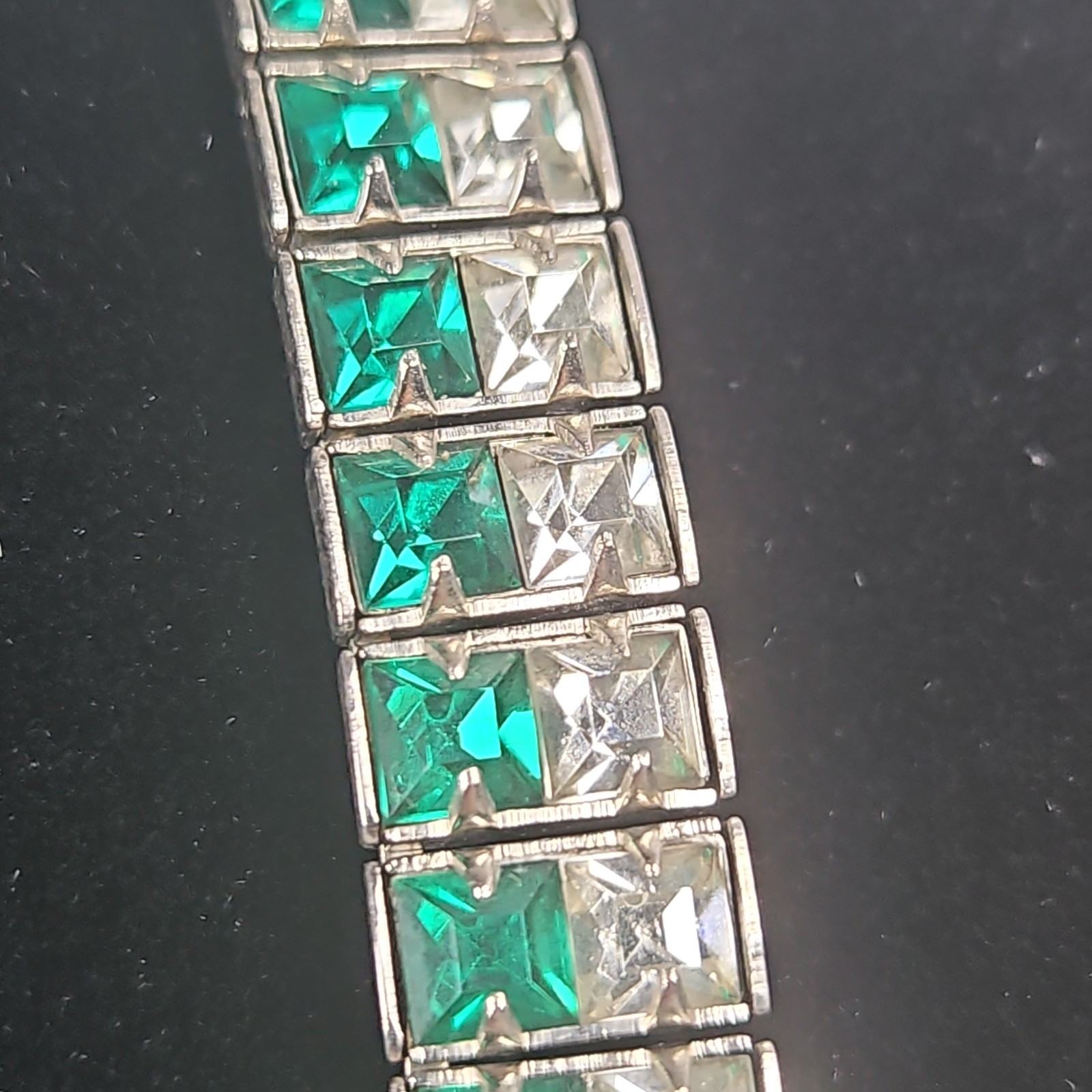 VTG Rhinestone Emerald Glass Choker Necklace Silver Tone Rhodium Plated Retro