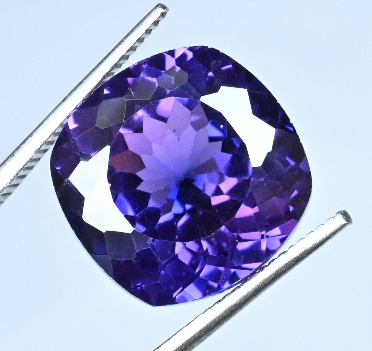 20.50 Ct Natural Purple-Blue Tanzanite Flawless Cushion Certified Loose Gemstone