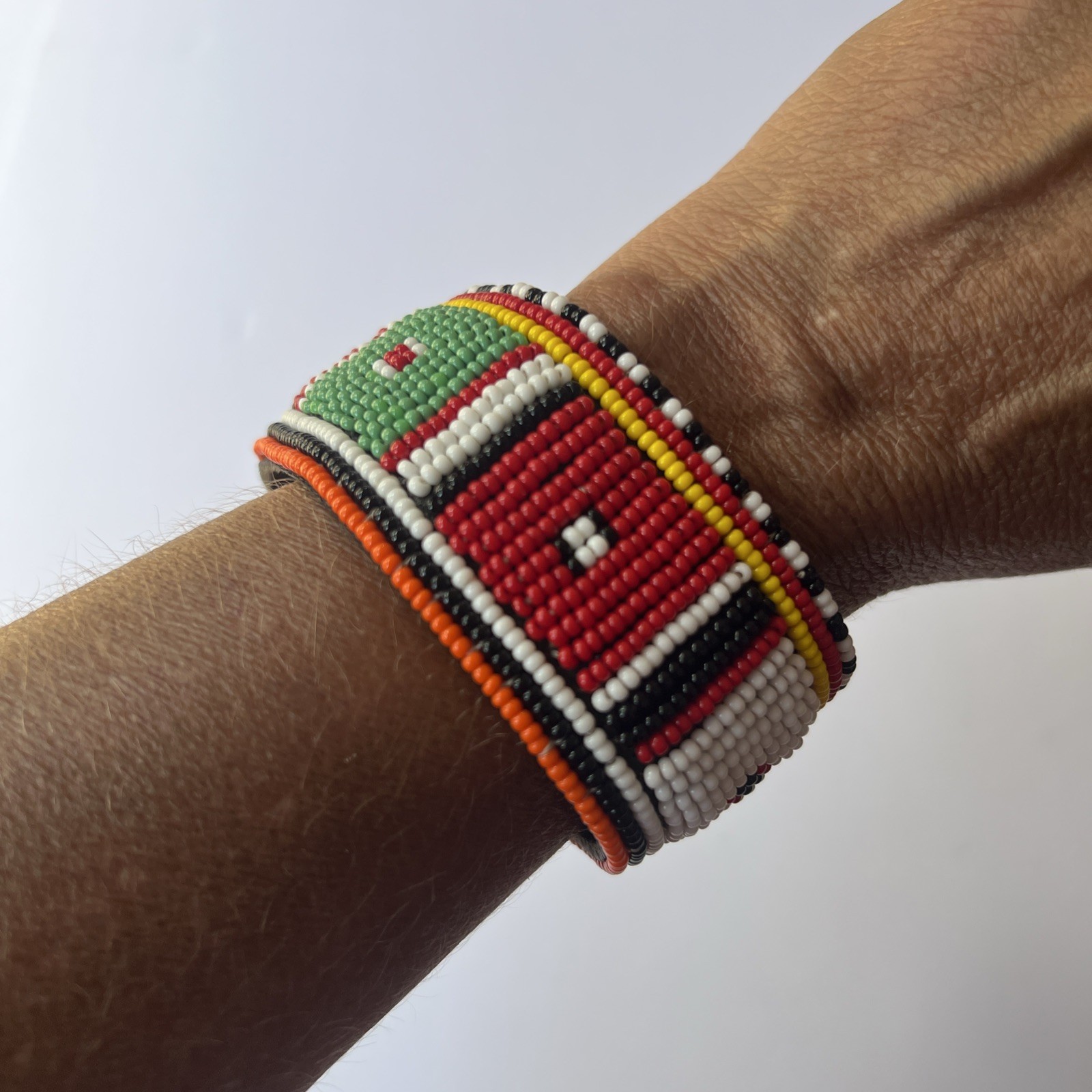 Maasai Seed Bead Leather Bracelet Cuff – Handmade Kenya Africa Snap Close EUC