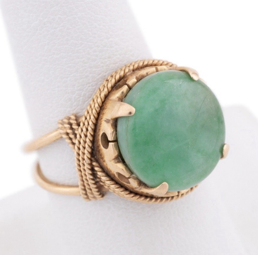 Mondia 18K Gold Jadeite Cabochon Ring 13.7mm Green Jade Vintage Size 8