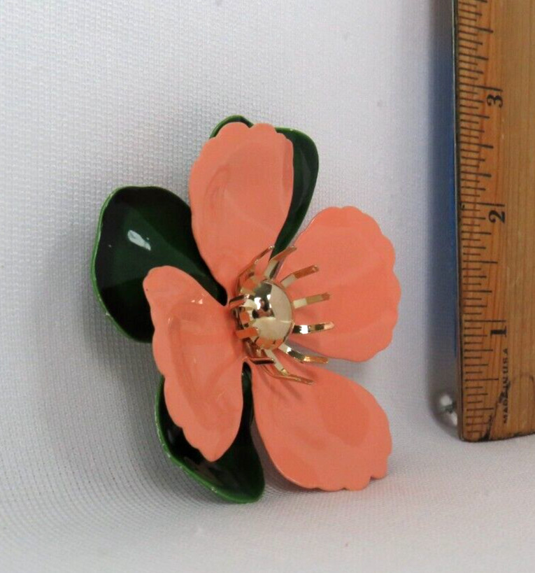 VTG 1950s 60s MOD ENAMEL METAL FLOWER BROOCH SIGNED SARAH COVENTRY 2 3/4″ WIDE