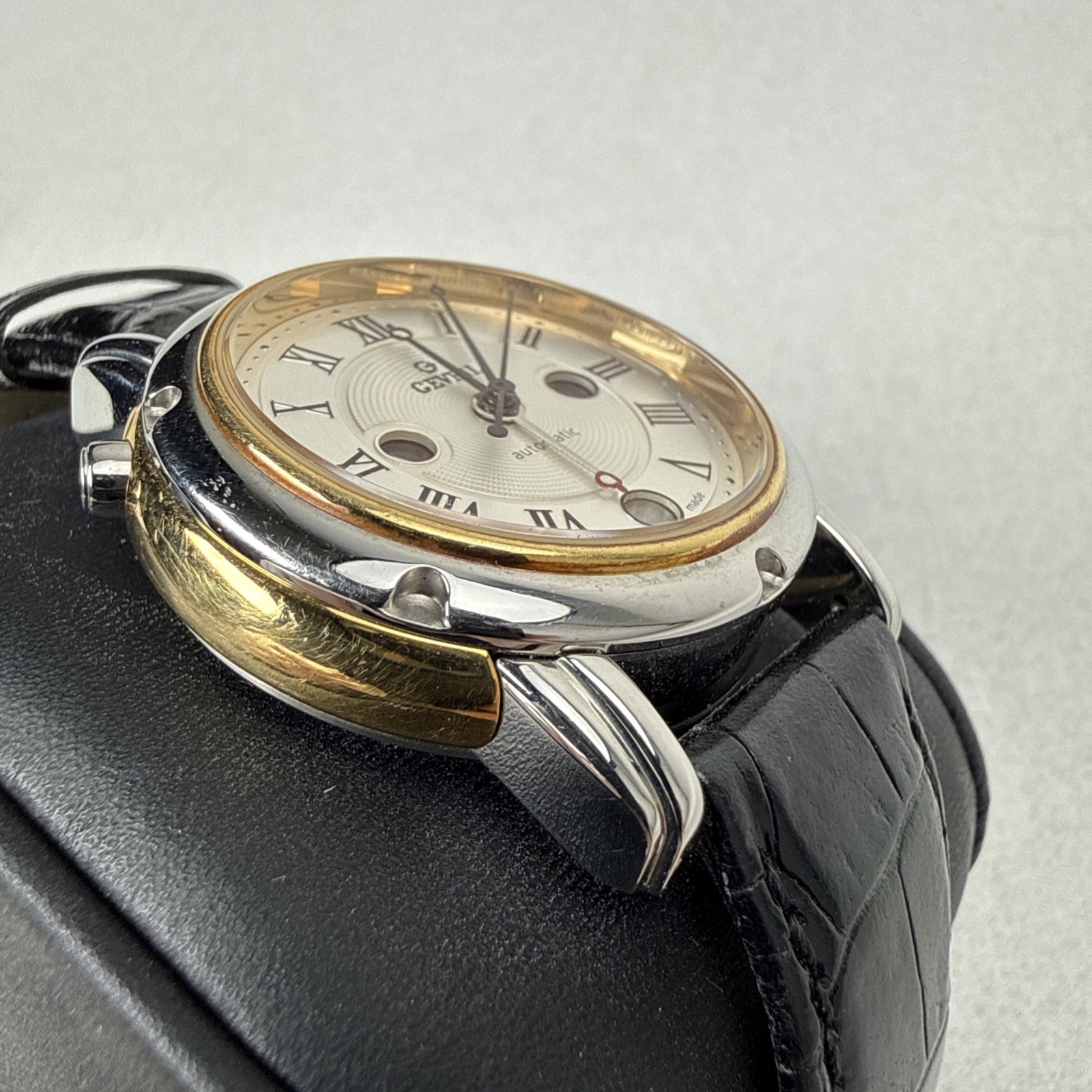 Gevril 15 Degrees B0110 Dual Time Day Night 18K Gold Bezel Swiss Auto Watch READ