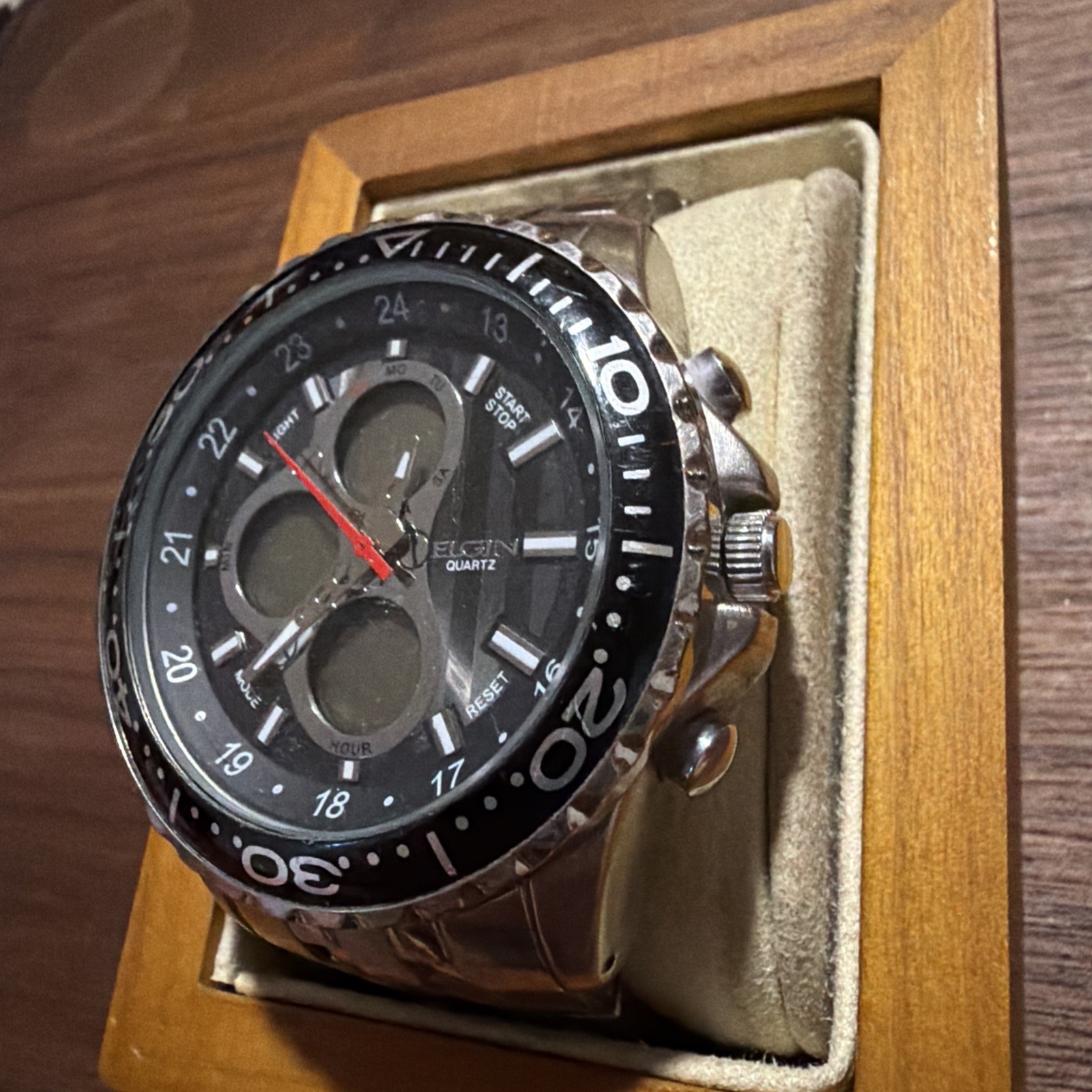 Men’s Stainless Elgin Digital & Analog Watch Needs New Battery Black And Sliver