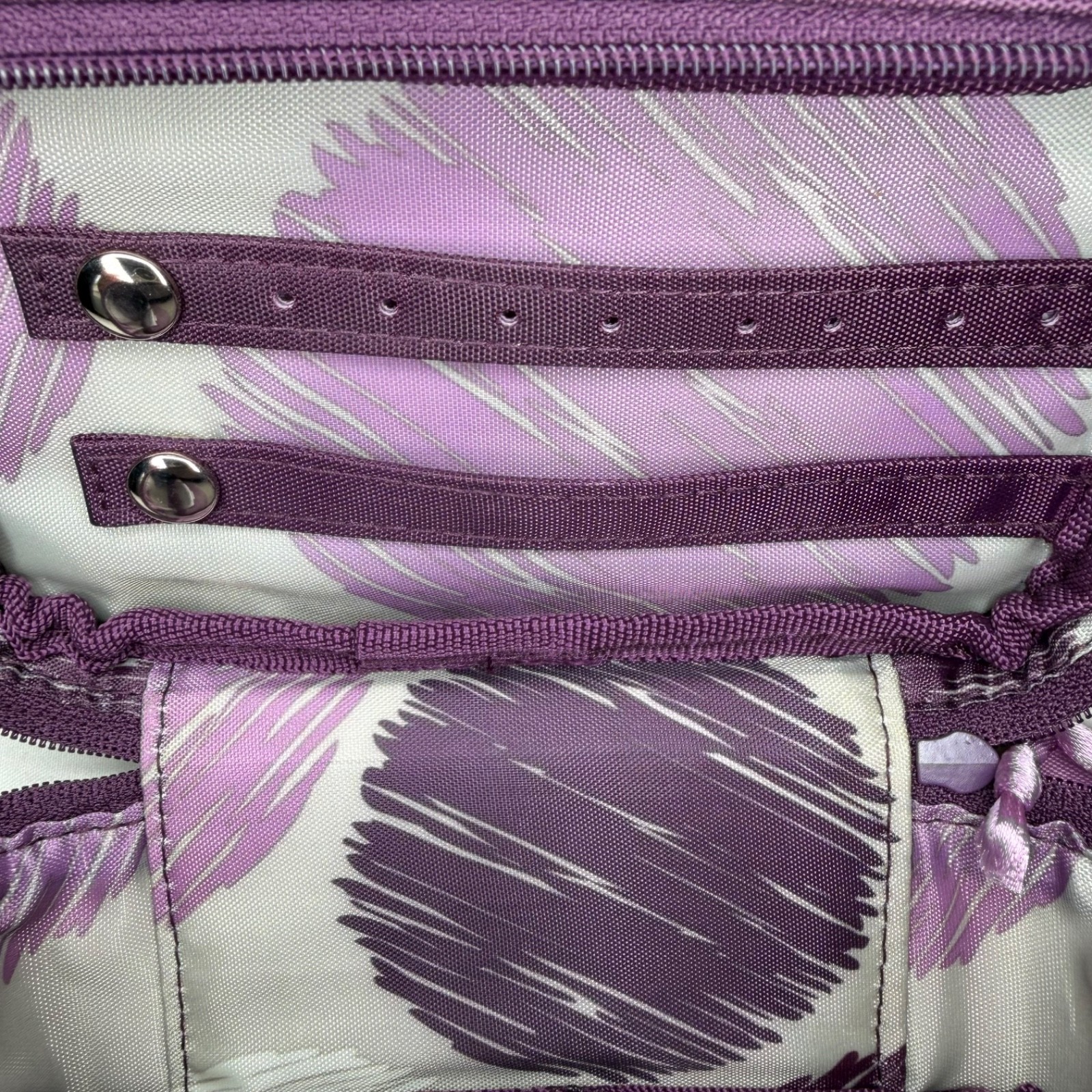 Thirty One Baubles & Bracelets Zipper Close Case w/ Mesh Bags NWT Purple Chevron