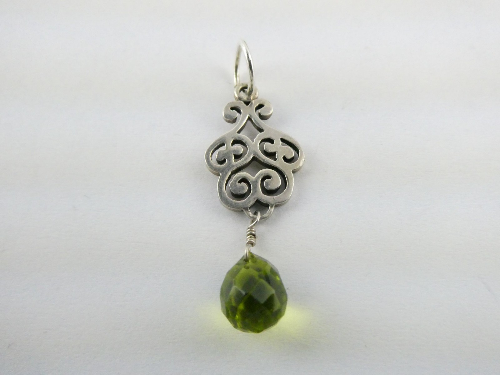Sterling Silver Faceted Green Glass Briolette Bead Charm Pendant 2.8g 1.5 Inches