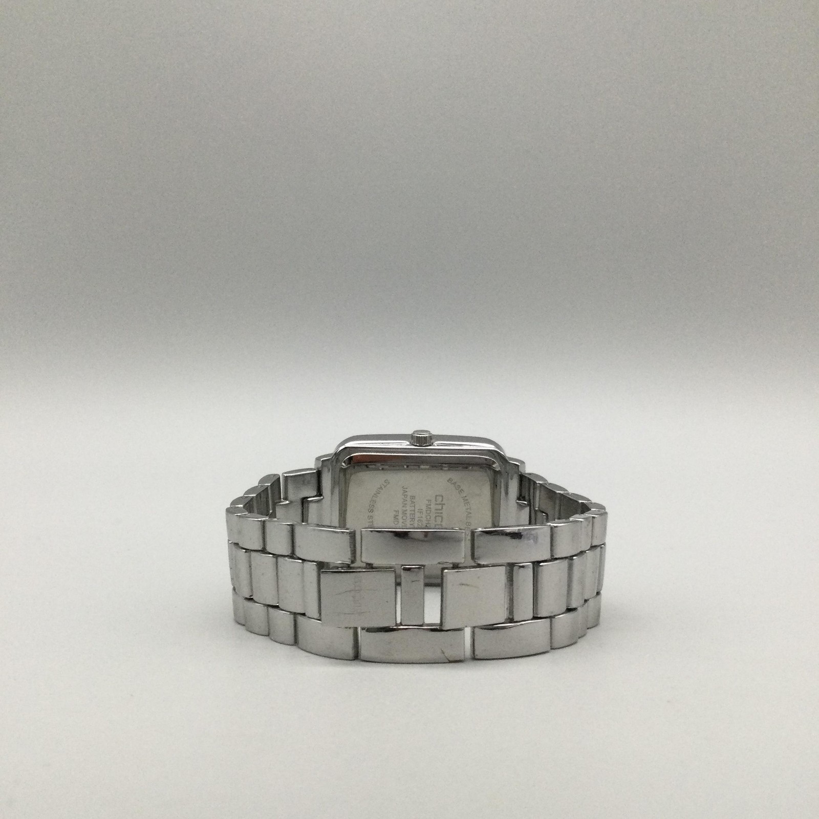 Chico’s Womens Watch 28mm Abalone Dial Silver Tone Bracelet New Battery 7″