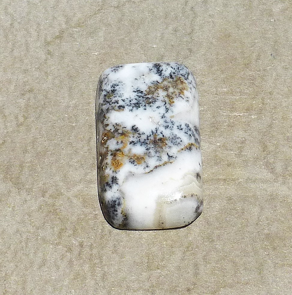 NATURAL manganese dendrites in calcite cabochon from California (36.40 cts.)