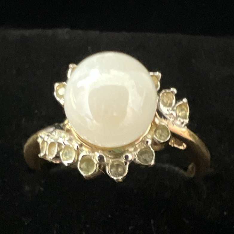 Gold Tone White Moonstone Cabochon Prong Set Cocktail Ring Size 8 Signed