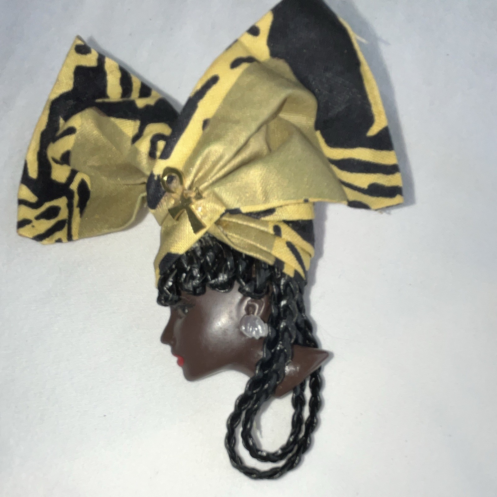 Woman Face Head Brooch Pin Black Gold Brown Plastic Fabric Metal Beauty No Stone