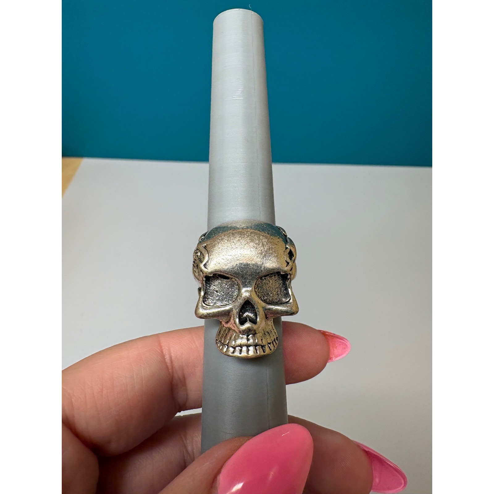 Silver Tone Antique Finish Skull Ring Floral Heart Engraved Gothic Biker Sz 7.5