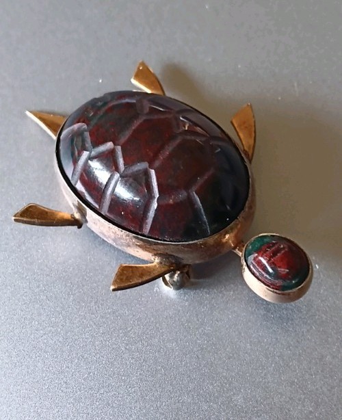 Vintage 1/20 12K Gold Filled Scarab Stone Turtle Pin by Admark