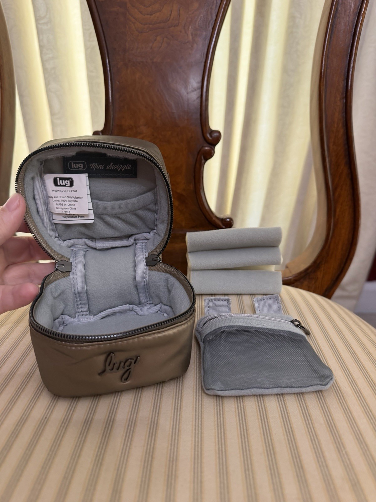 Lug Mini Swizzle Travel Jewelry Case Walnut Zip-Around Lined w/ Pouch