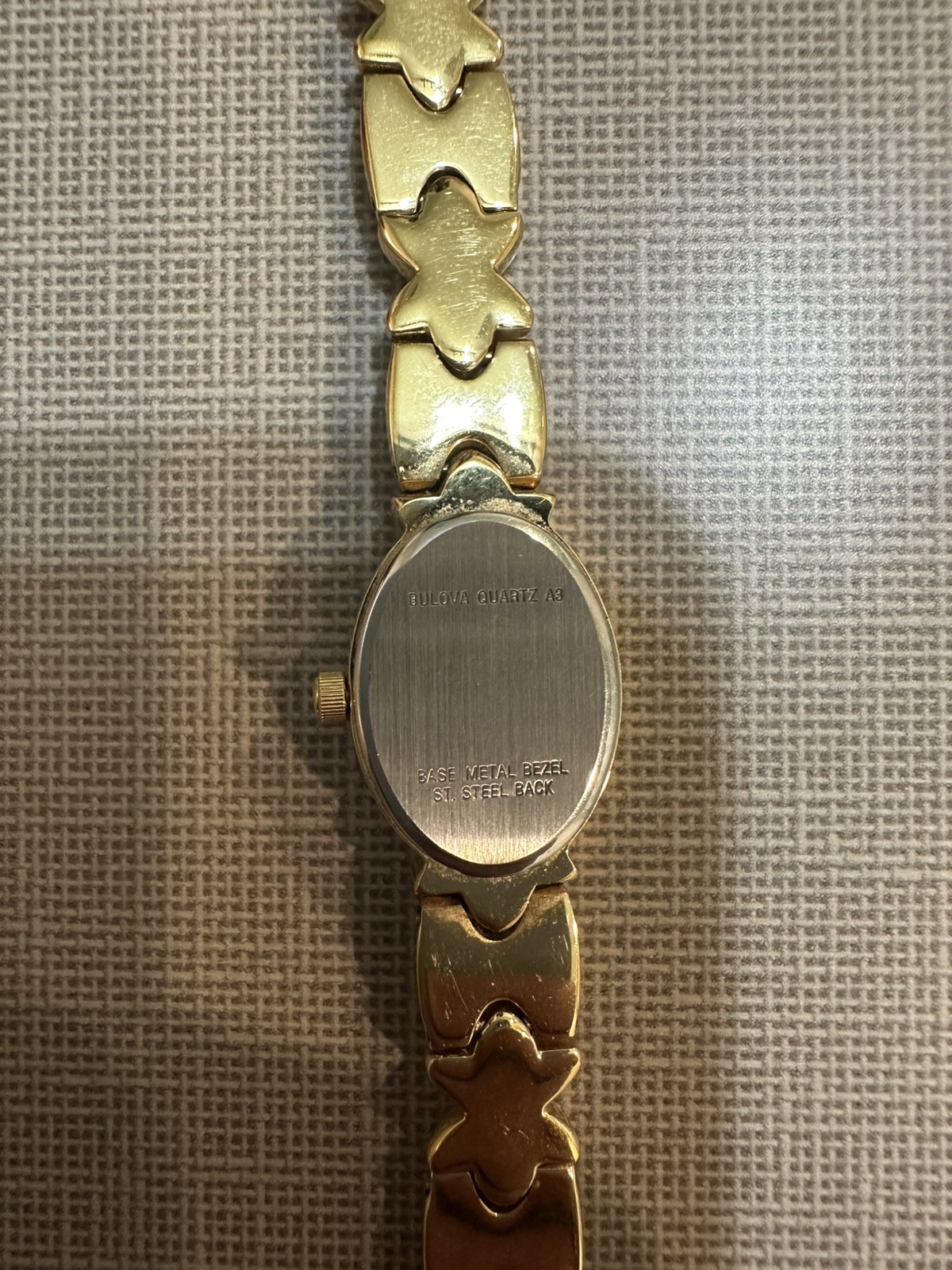 VINTAGE 7″ BULOVA 98R34 LADIES DIAMOND ACCENT BEZEL WATCH