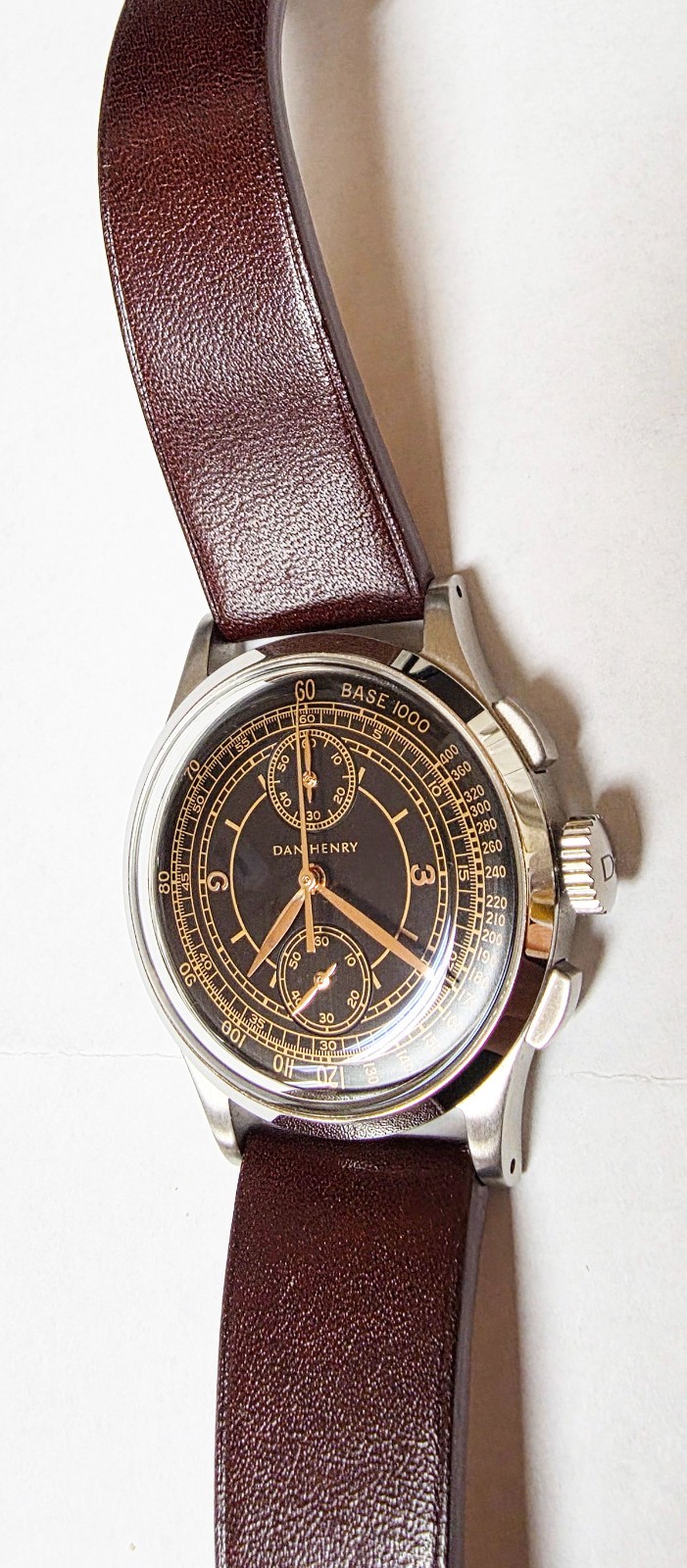 DAN HENRY 1937 Gilt Design Black Dial Men Watch Meca-quartz Chronograph