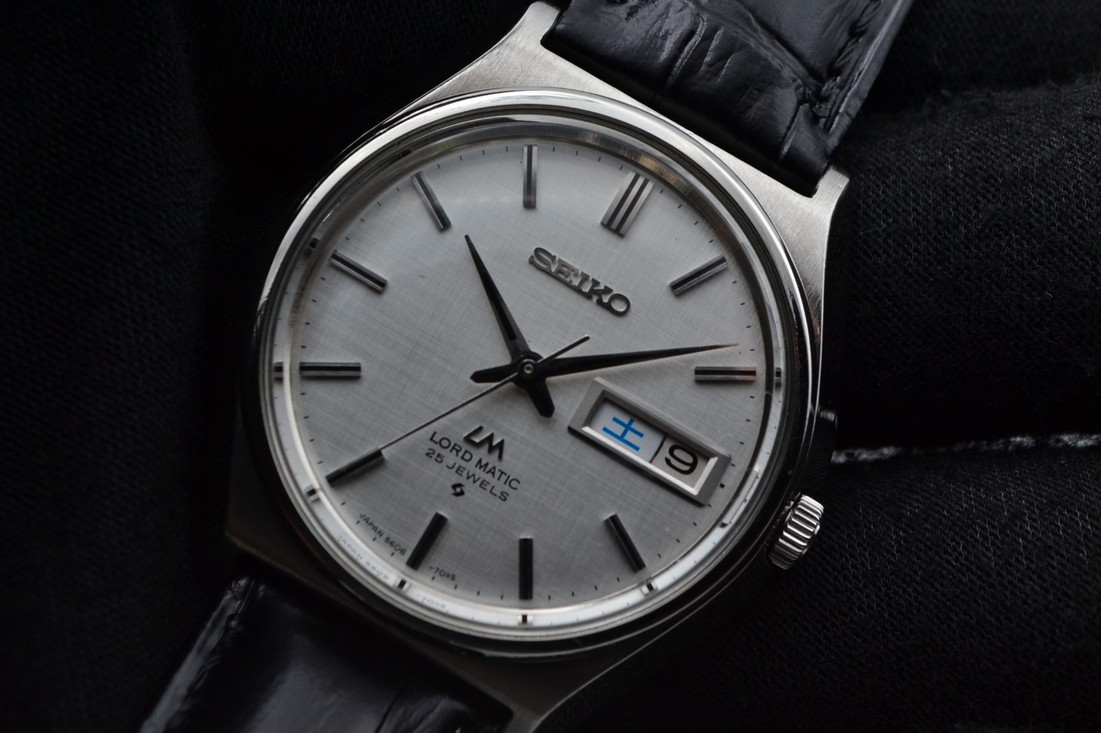 Vintage 1980 SEIKO LORD MATIC 5606-7010 White / OH, Serviced
