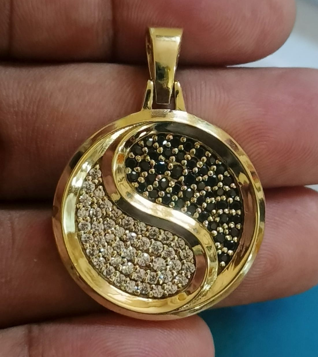 2.1ct Round Cut Simulated White & Black Diamond Pendant 14k Yellow Gold Plated