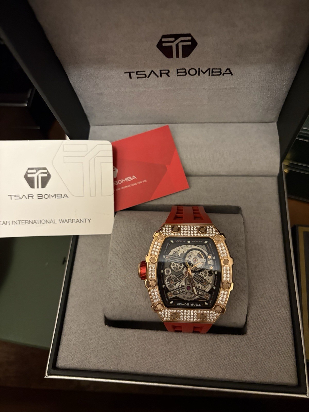 TSAR BOMBA ELEMENTAL TB8208D-07 43mm RED EXCELLENT CONDITION WORN TWICE!