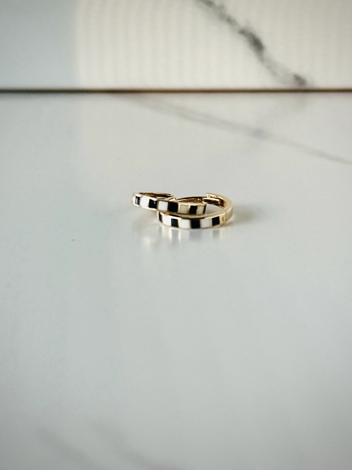 14K Yellow Gold Black & White Checkers Enamel Huggie Hoop Earrings Real Jewelry