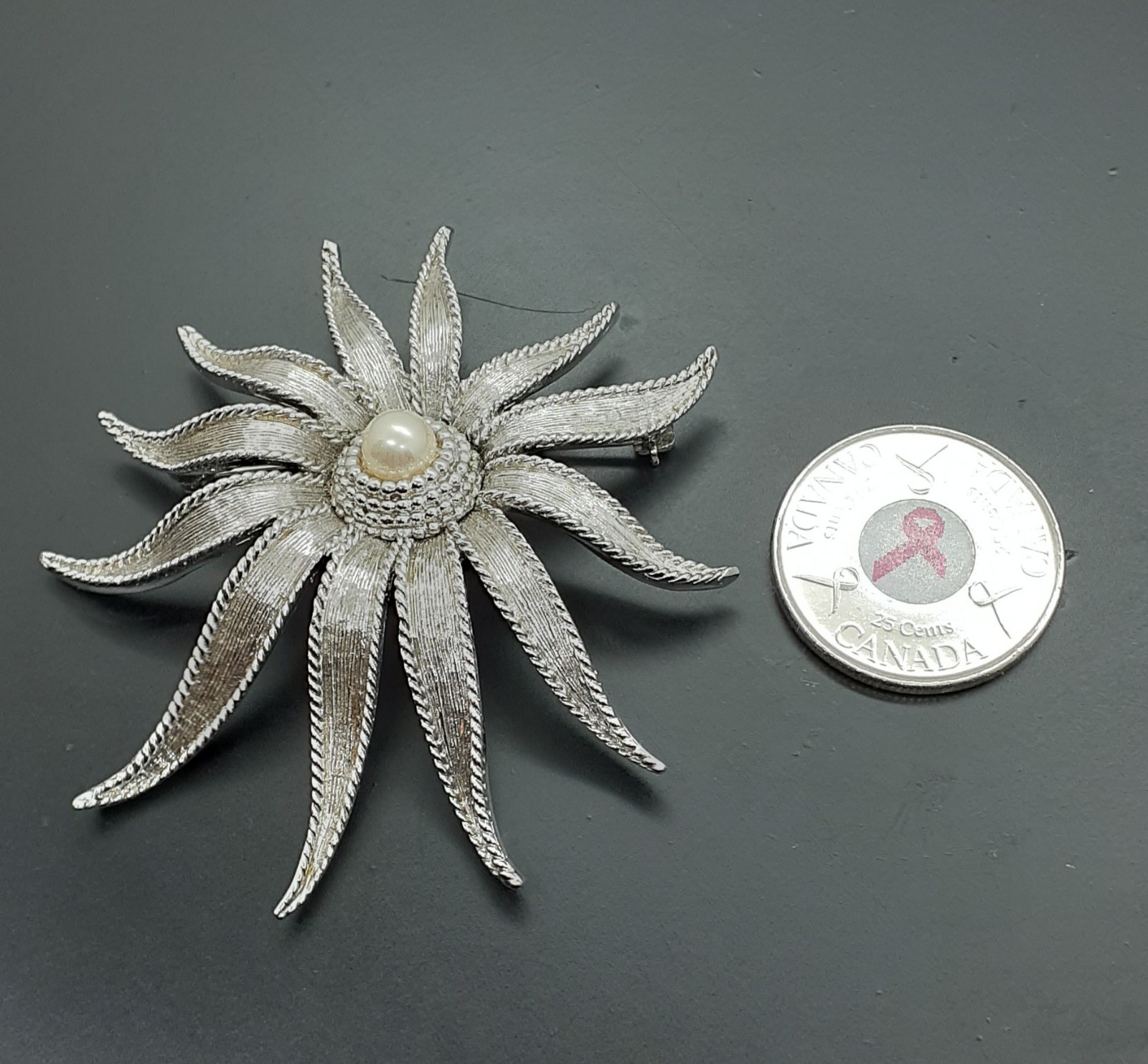 VTG Boucher Silver Tone Florentine Finish Caviar Faux Pearl Sculptured Brooch EX