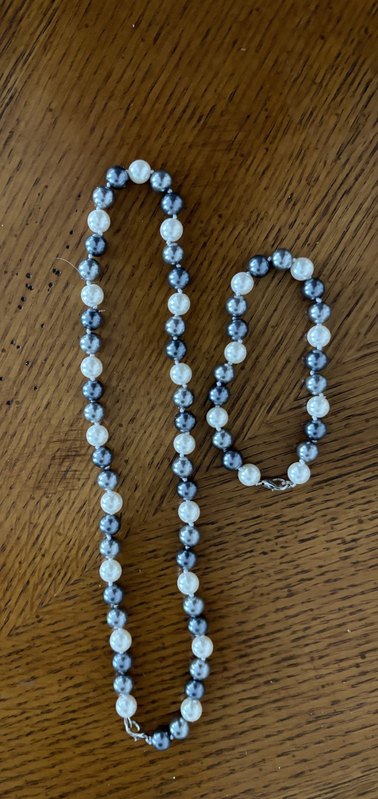 Brand new 18″ sea shell peral necklace+ bracelet gray and off white color set