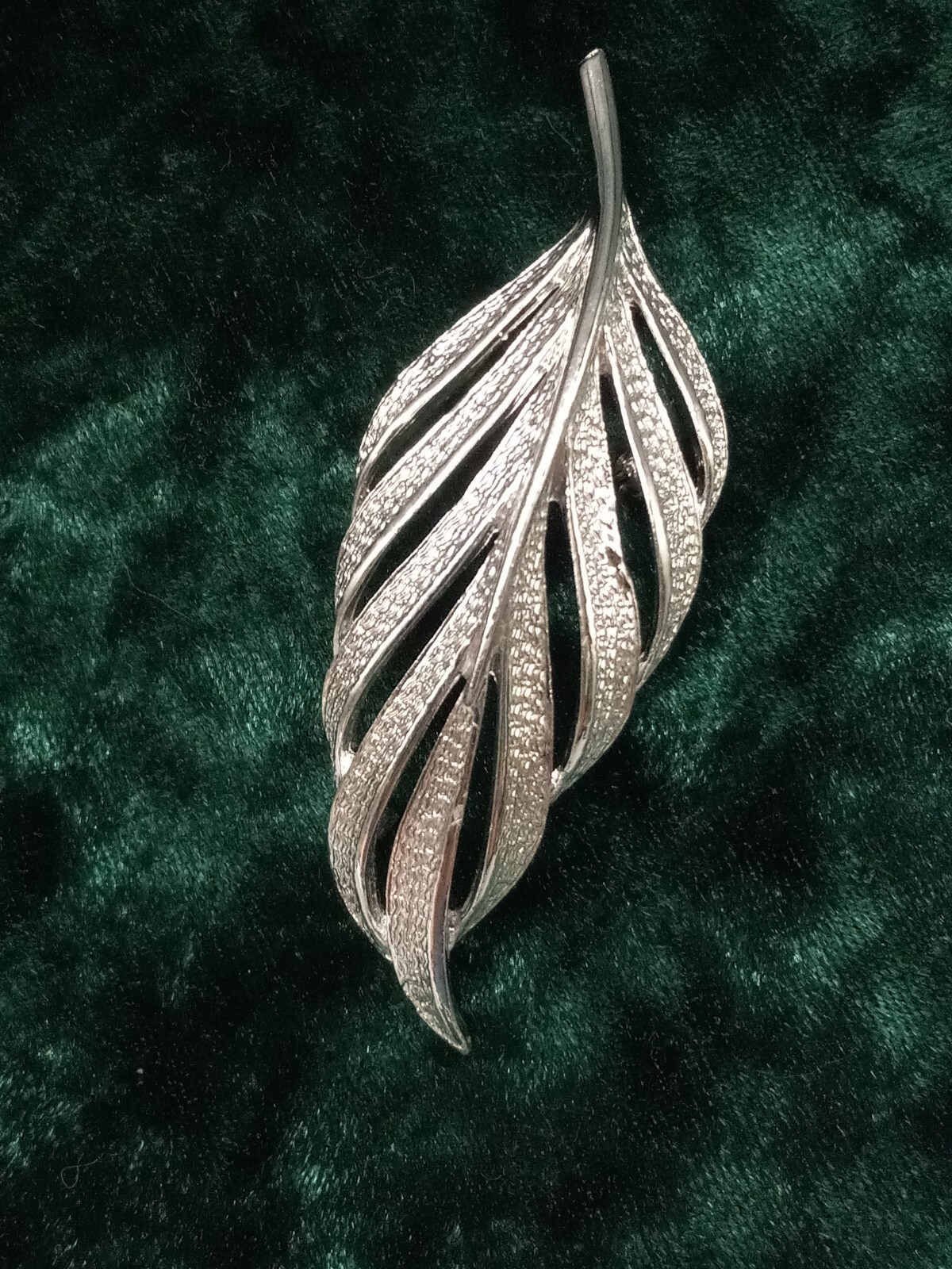 Detailed open work design silver tone Leaf Brooch & Clip-on Earring Set
