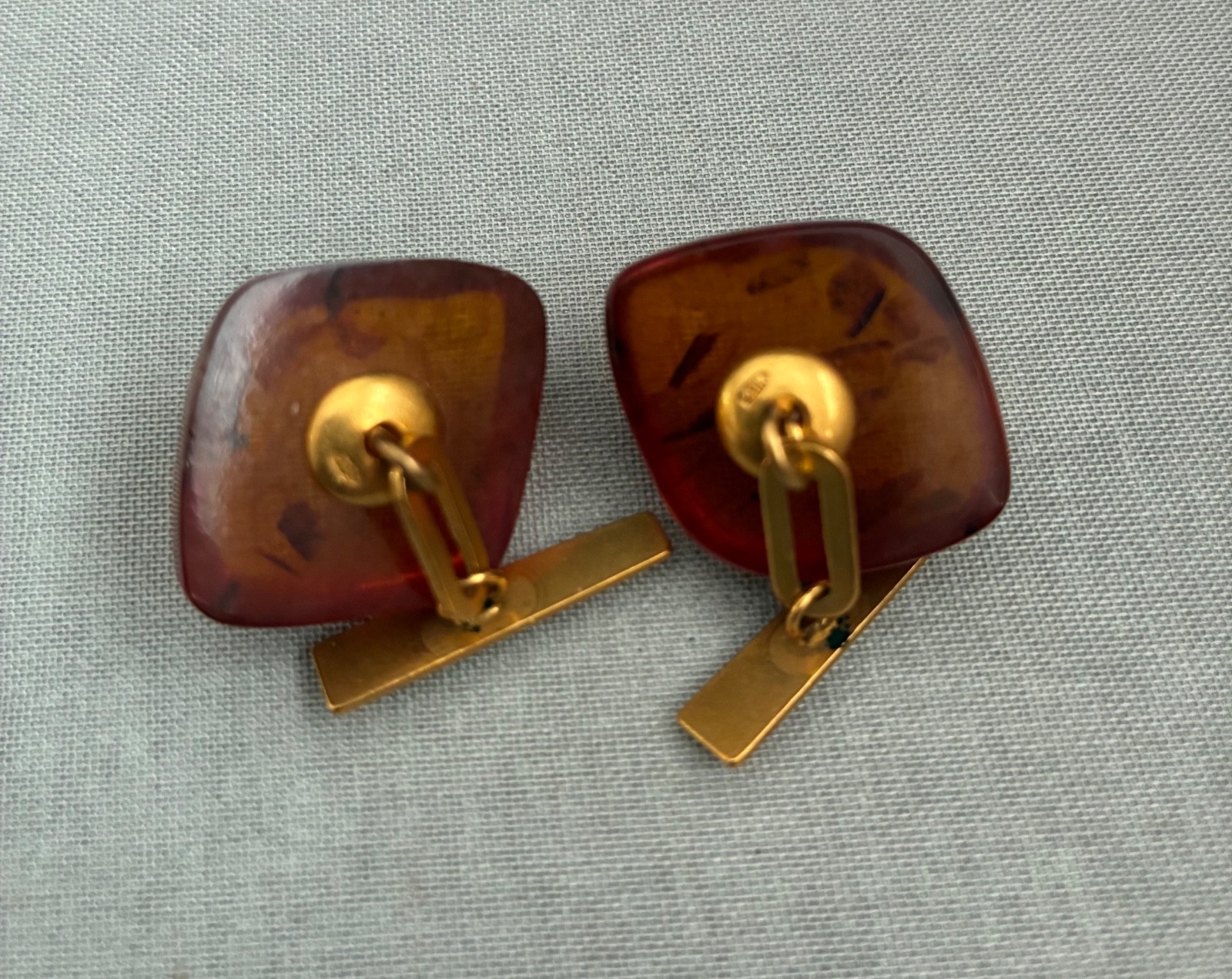 Vintage 1970s Soviet Baltic Amber Cufflinks – 3/4” Honey Amber, Gold‑Tone Metal