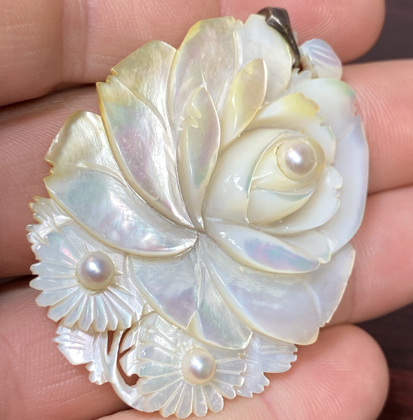 Antique Iridescent Carved MOP Shell 3 Pearls Rose Daisies Flowers Floral Pendant