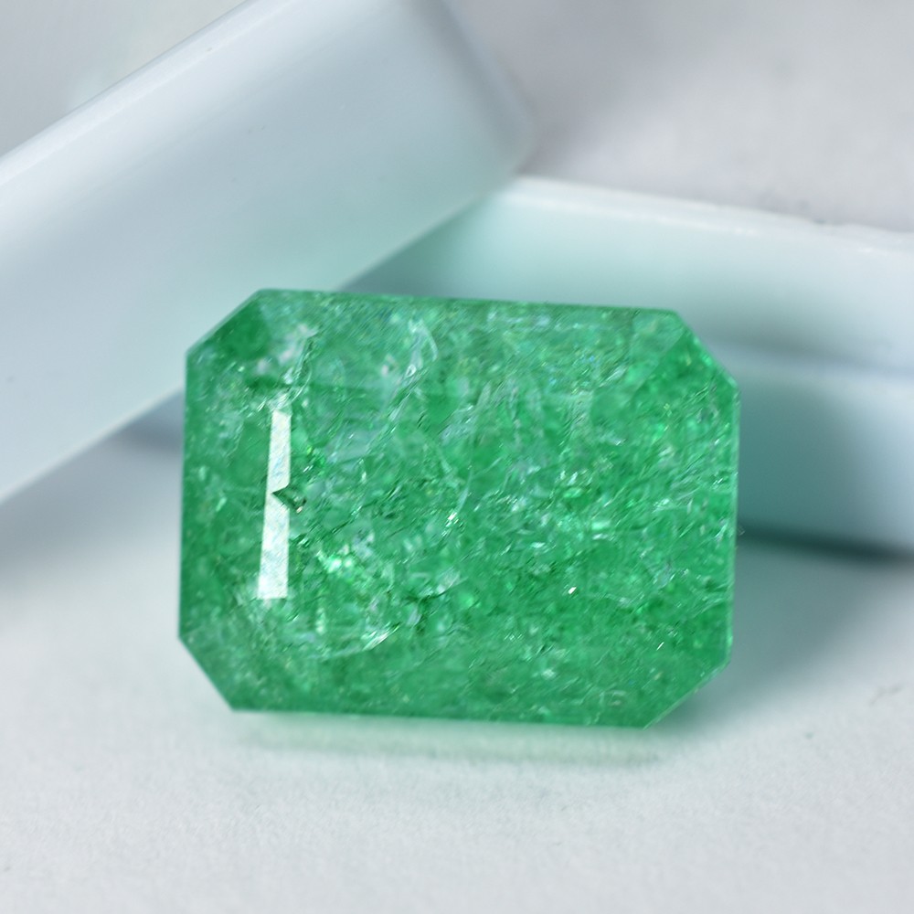 Natural Certified Emerald Cut 20.3 Ct Gemstone Green Emerald Unique Stone