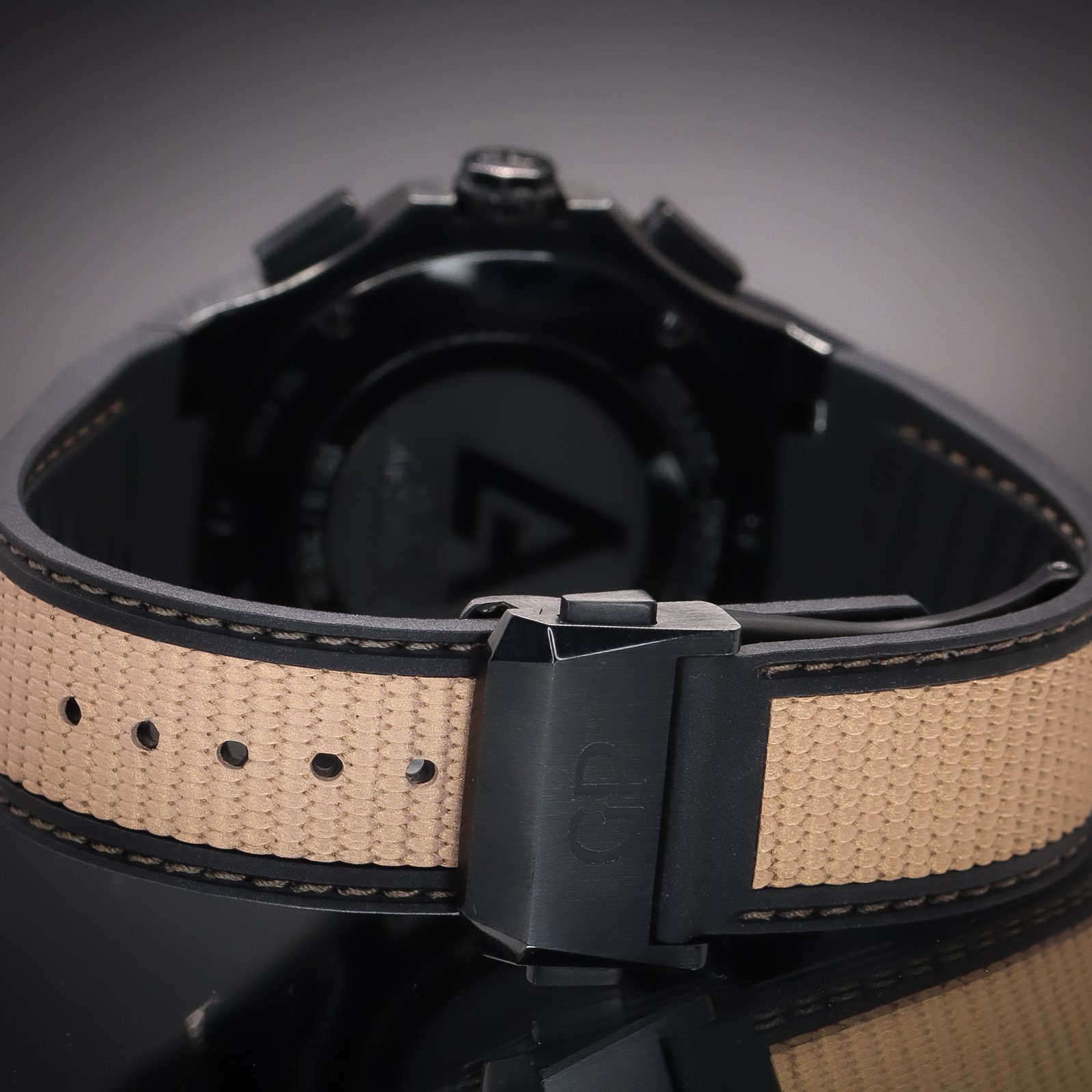 GIRARD-PERREGAUX Laureato Absolute “Gold Fever” LE Ref. 81060-21-492-FH3A | FS