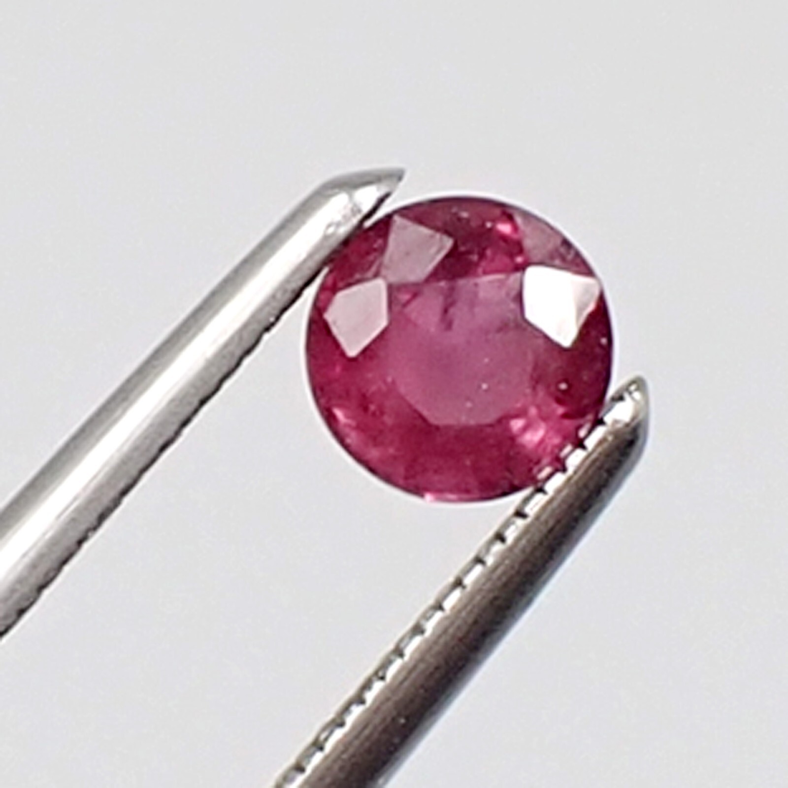 Natural 0.38 carat 4.0 mm Round Deep Red-Pinkish Color Ruby Loose Gemstone, L26