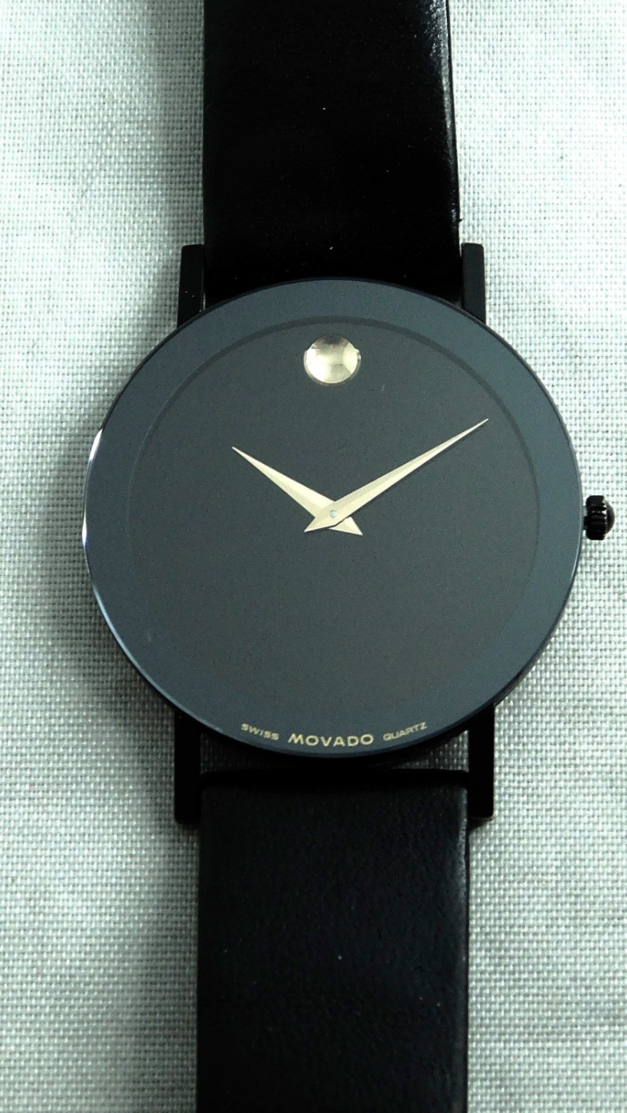 Movado Museum Ultra-Thin 87.40.882N Borderless Sapphire Crystal Mens Watch 31mm