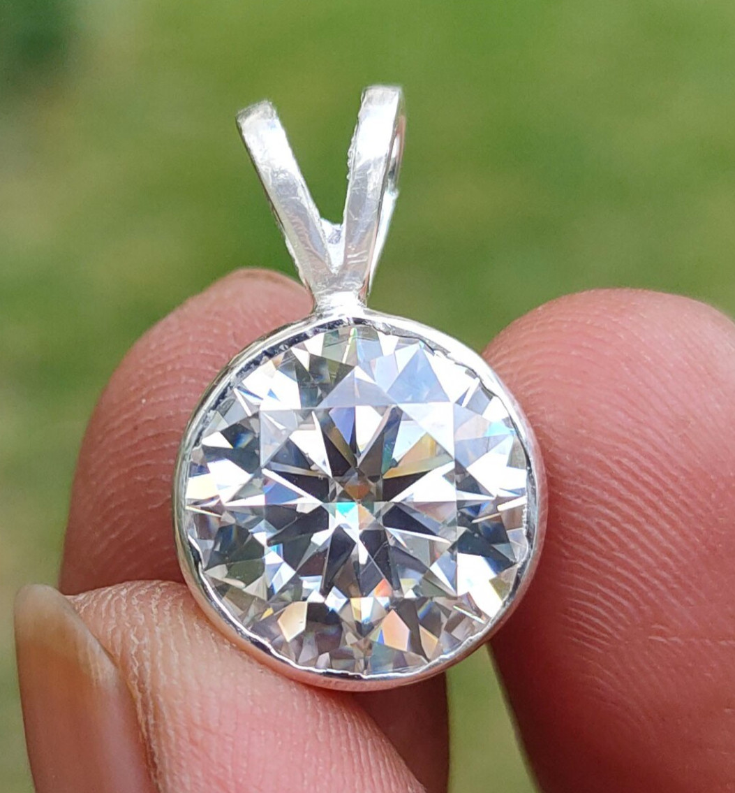 RARE 10.00 Ct White Diamond Solitaire Pendant Necklace-Tariff Free