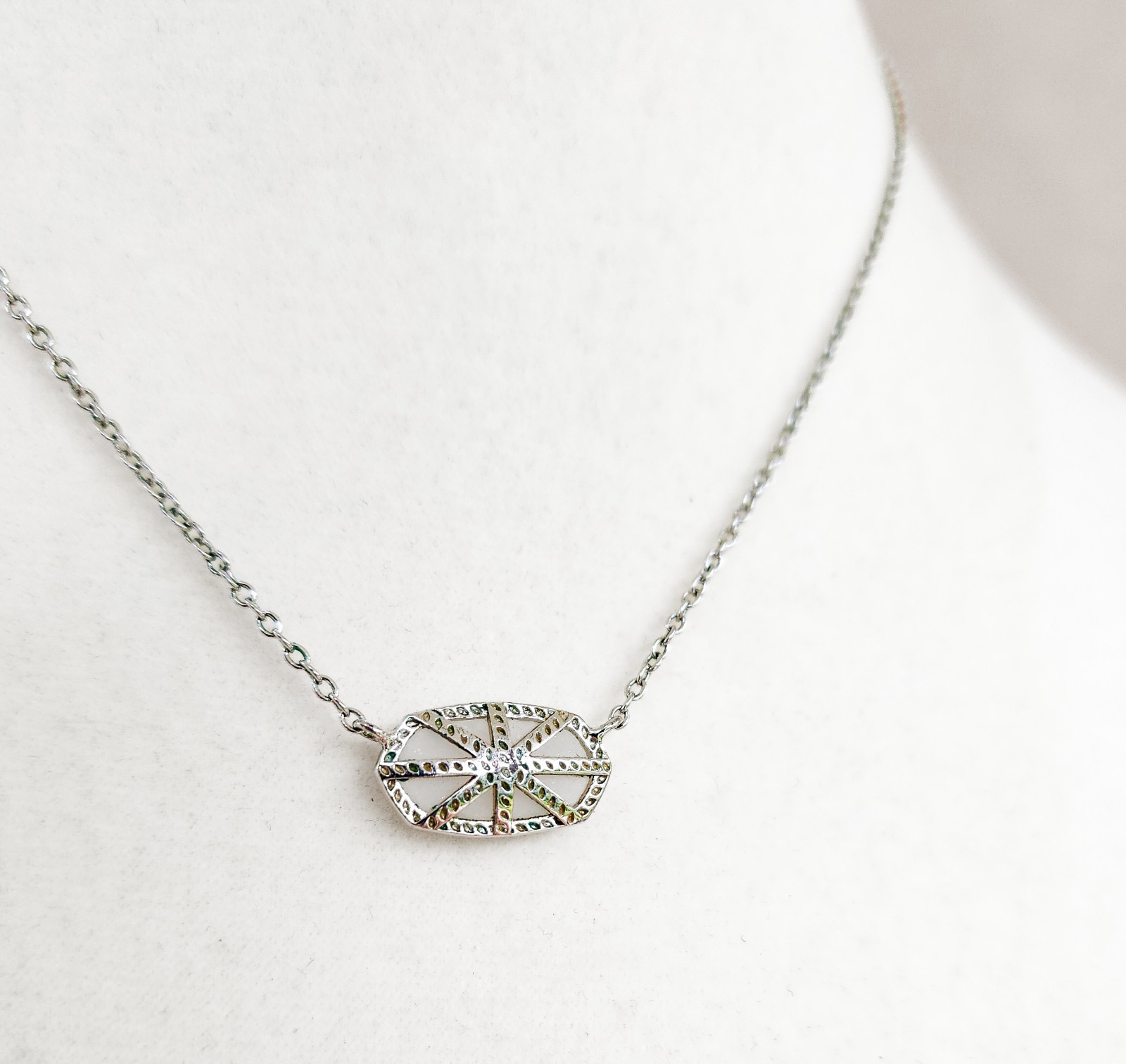 Kendra Scott Elisa Necklace 15″ – 17″ Iridescent Drusy Quartz Rhodium Plated