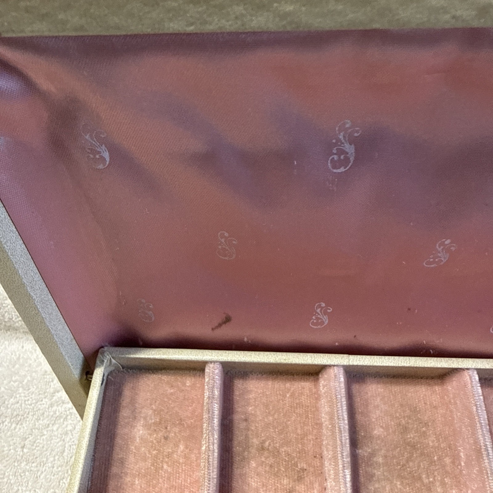 Mele Vintage White Cream Jewelry Box Two Tiers Accordion Style Pink Velvet