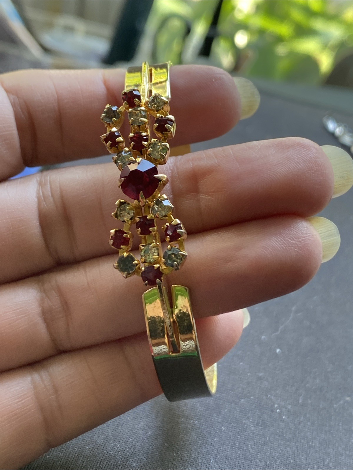 Vtg Prom Night Red & White Rhinestone Gold Tone Bangle Bracelet